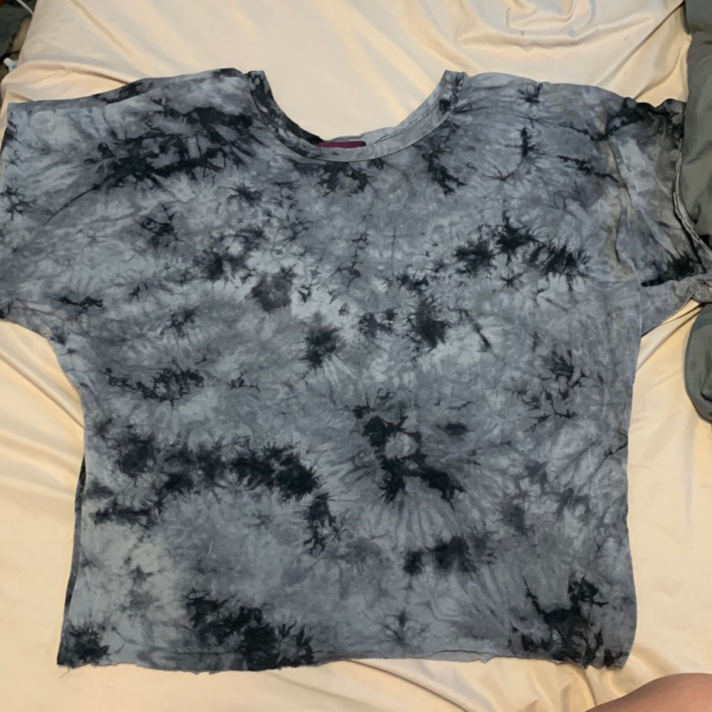 Cropped tee